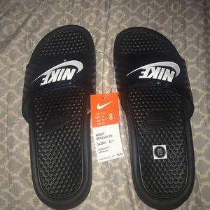 Nike benassi slides